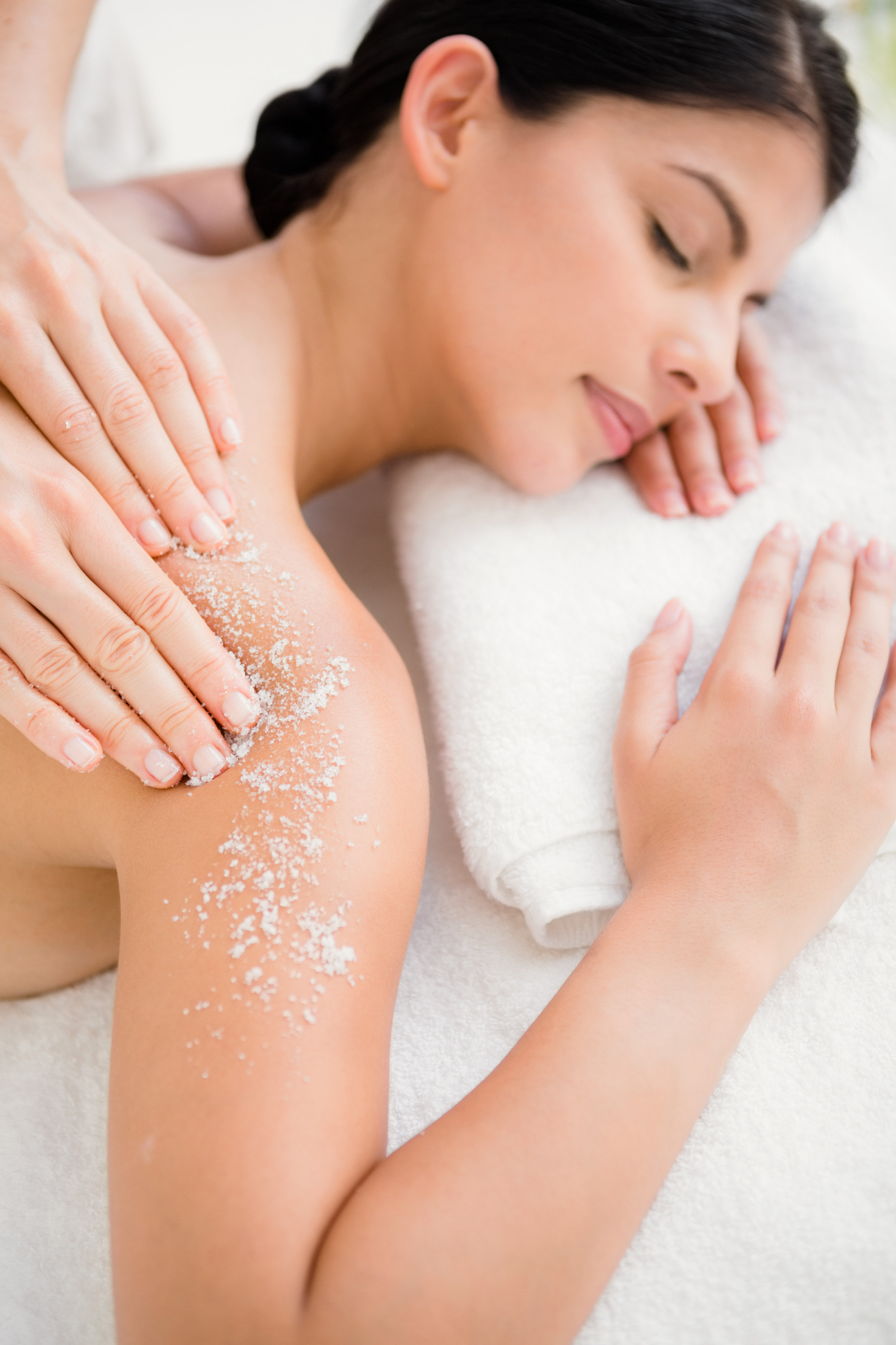Body brightening chemical peel session