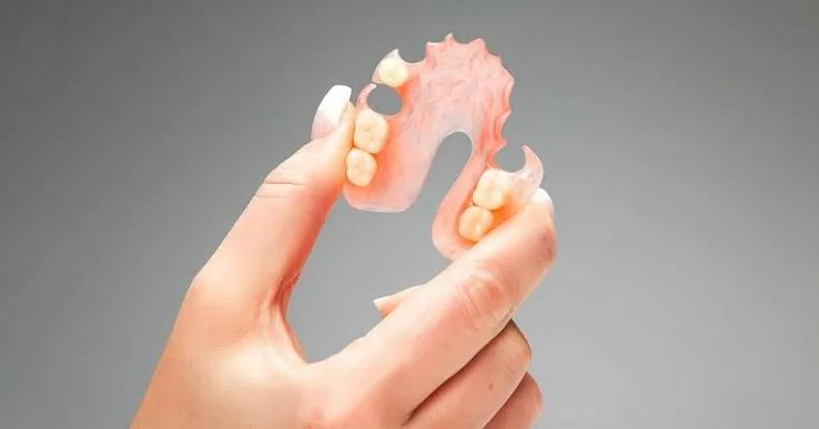 Flexible dentures
