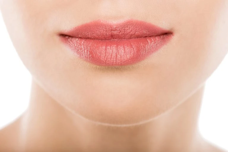 Lip thinning age volume loss